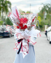 Load image into Gallery viewer, Prestige Wrap Preserved Roses To You (3 Roses & Hydrangea Red Design)