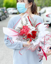 Load image into Gallery viewer, Prestige Wrap Preserved Roses To You (3 Roses & Hydrangea Red Design)