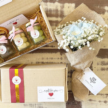 Load image into Gallery viewer, Signature Bouquet To You (Roses Blue White Baby Breath Design)