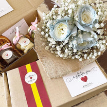 Load image into Gallery viewer, Signature Bouquet To You (Roses Blue White Baby Breath Design)