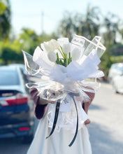 Load image into Gallery viewer, Prestige Bouquet To You (Tulip White Series-5 Stalks Style Wrap Design)