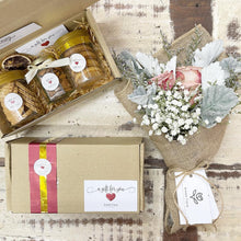 Load image into Gallery viewer, Premium Signature Bouquet To You (Cappuccino Roses Silver Leaf Design)
