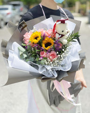 Load image into Gallery viewer, Prestige Wrap To You - Sunflower, Roses, Statice, Bany Breath, Eucalyptus, Bear Grass Erasmus Darwin