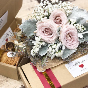 Exclusive Signature Bouquet To You (Quicksand Roses Silver Leaf Design)