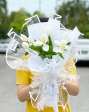 Load image into Gallery viewer, Prestige Bouquet To You (Tulip White Series-5 Stalks Style Wrap Design)