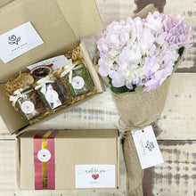 Load image into Gallery viewer, Exclusive Signature Bouquet To You (Hydrangea Purple Design)