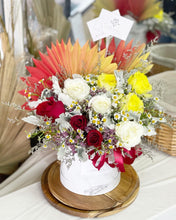Load image into Gallery viewer, Flower Box To You (Ombre Red White Yellow Roses Design)