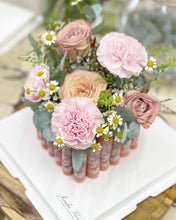 Load image into Gallery viewer, Cake Style Flower Money Box To You (Pink Mixture Flower In Transparent Box Design)