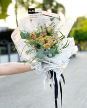 Load image into Gallery viewer, Premium Bouquet To You (Toffee Roses Design)