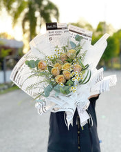 Load image into Gallery viewer, Premium Bouquet To You (Toffee Roses Design)