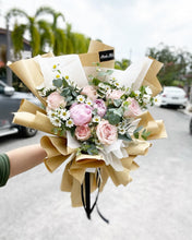 Load image into Gallery viewer, Prestige Bouquet To You (Peonies Roses Style Kraft Wrap To You)
