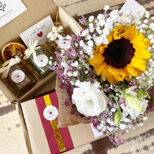 Load image into Gallery viewer, Signature Bouquet To You@Sunflower Design