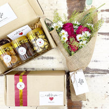 Load image into Gallery viewer, Premium Signature Bouquet To You (Red Roses Thalapsi Design)