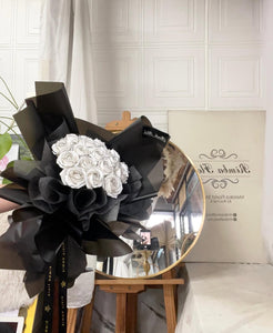 V2 Classical White Everlasting Soap Flower Bouquet To You