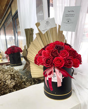 Load image into Gallery viewer, Everlasting Soap Flower Box To You - 33 Roses (Red Design)
