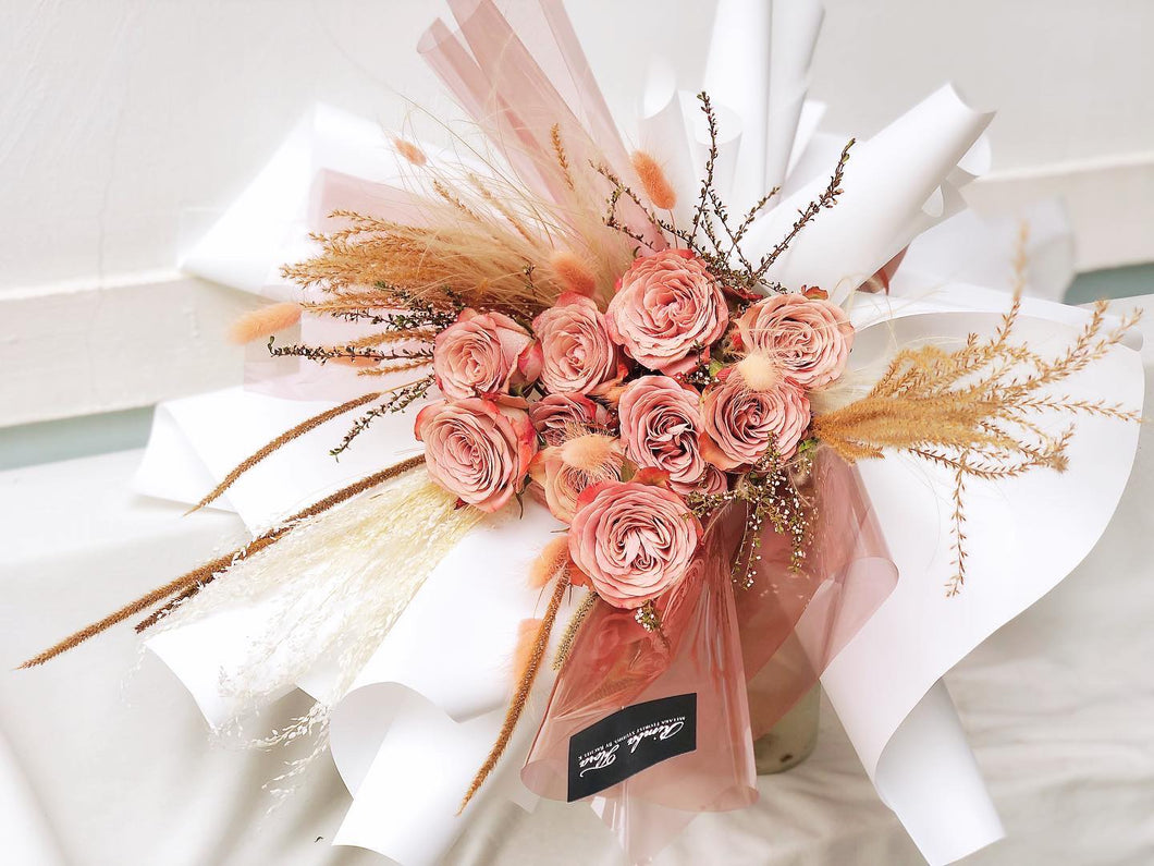 Prestige Bouquet To You (Cappuccino Roses & Dried Flowers Series)