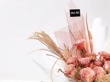 Load image into Gallery viewer, Prestige Bouquet To You (Cappuccino Roses &amp; Dried Flowers Series)
