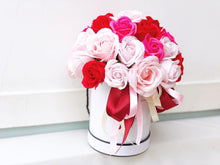 Load image into Gallery viewer, Premium Everlasting Soap Flower Box To You : 33 Roses
