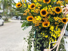 Load image into Gallery viewer, Condolences Flower Stand To You (Sunflower, Spray Pom Pom, Dancing Lady, Carnation Leaves, Chicken Tail, Ivy Leaf)
