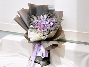 Prestige Bouquet To You (Cinderella Roses Silver Leaf Design)