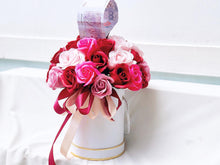 Load image into Gallery viewer, Premium Everlasting Soap Flower Box To You 33 Roses
