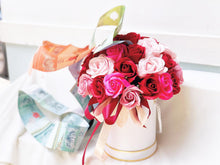 Load image into Gallery viewer, Premium Everlasting Soap Flower Box To You 33 Roses
