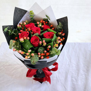 Prestige Wrap Bouquet (Roses, Berry, Pandanus, Eucalyptus)