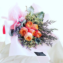 Load image into Gallery viewer, Prestige Bouquet To You (Roses, Pandanus, Ststice, Casphia)
