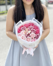 Load image into Gallery viewer, Everlasting Soap Flower Bouquet To You -18 Ombre Pink
