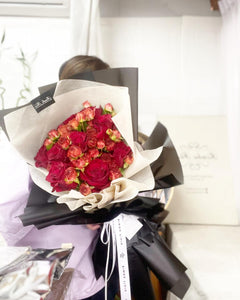 Valentines Prestige  Style Wrap Bouquet To You -XL 10 Kenya Roses Mix Spray Roses