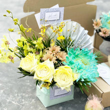 Load image into Gallery viewer, Ria Raya Abundance Table Arrangement To You
