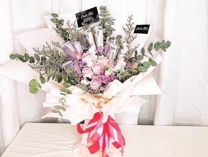 Prestige Money Flower Bouquet To You : Roses, Casphia, Statice, Eucalyptus, Baby Breathe