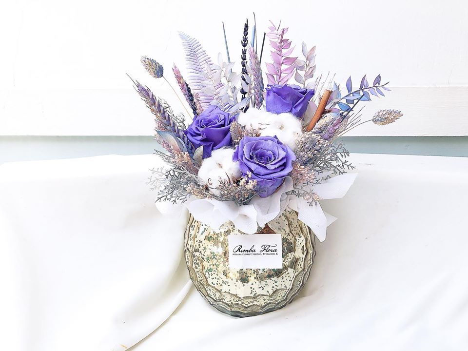 Preserved Flowers Vase To You (3 Roses Design Purple)
