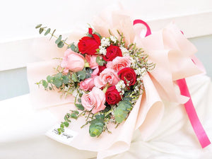 Prestige Wrap Roses To You (Red Pink Roses Pink Wrap)