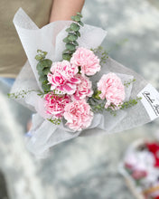 Load image into Gallery viewer, Signature Mother&#39;s Day Bouquet To You (Pastel Pink Design - 6 Stalks Carnations )
