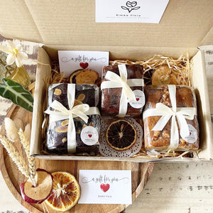 Signature Gift Box To You (Handmade Cake Series Collection)