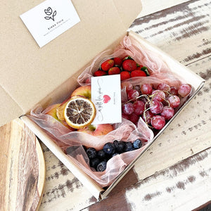 Fruity Gift Box To You ( Red Apples, Red Grapes, Blueberry, Strawberry)