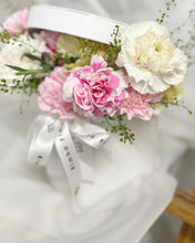Load image into Gallery viewer, Signature Hatbox Flowers To You (Fresh Pretty Pastel Design)
