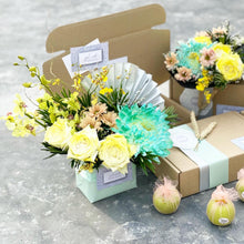 Load image into Gallery viewer, Ria Raya Abundance Table Arrangement To You
