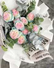 Load image into Gallery viewer, Prestige Bouquet To You (Mermaid Roses Silver Leaf Design)(Small 3 Roses)
