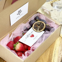 Load image into Gallery viewer, Fruity Gift Box To You (Strawberry &amp; Red Grapes)
