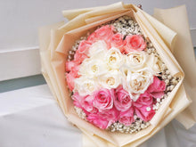 Load image into Gallery viewer, Prestige XL Bouquet To You Round Ombré Pink White 33 Roses
