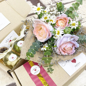 Premium Signature Bouquet To You (Roses Pearl Hana White Design)