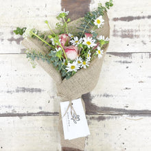 Load image into Gallery viewer, Premium Signature Bouquet To You (Roses Cappucino Hana White Design)
