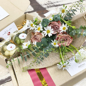 Premium Signature Bouquet To You (Roses Cappucino Hana White Design)