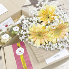 Load image into Gallery viewer, Signature Bouquet To You (Daisy Pastel Yellow Baby Breath Design)
