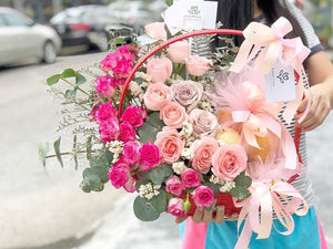 Extravagant Fruit Flower Basket To You (Full of Ombre Roses Design)