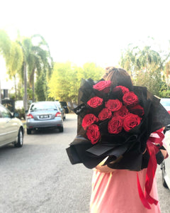 Premium Bouquet To You (Red Roses Black Wrap Bouquet To You)