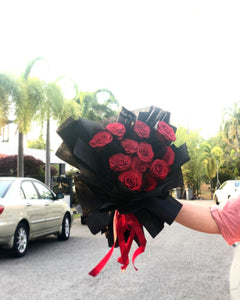 Premium Bouquet To You (Red Roses Black Wrap Bouquet To You)