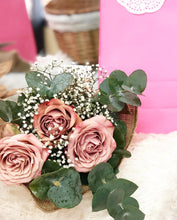 Load image into Gallery viewer, Premium Signature Bouquet To You (Cappuccino Roses Eucalyptus Design)
